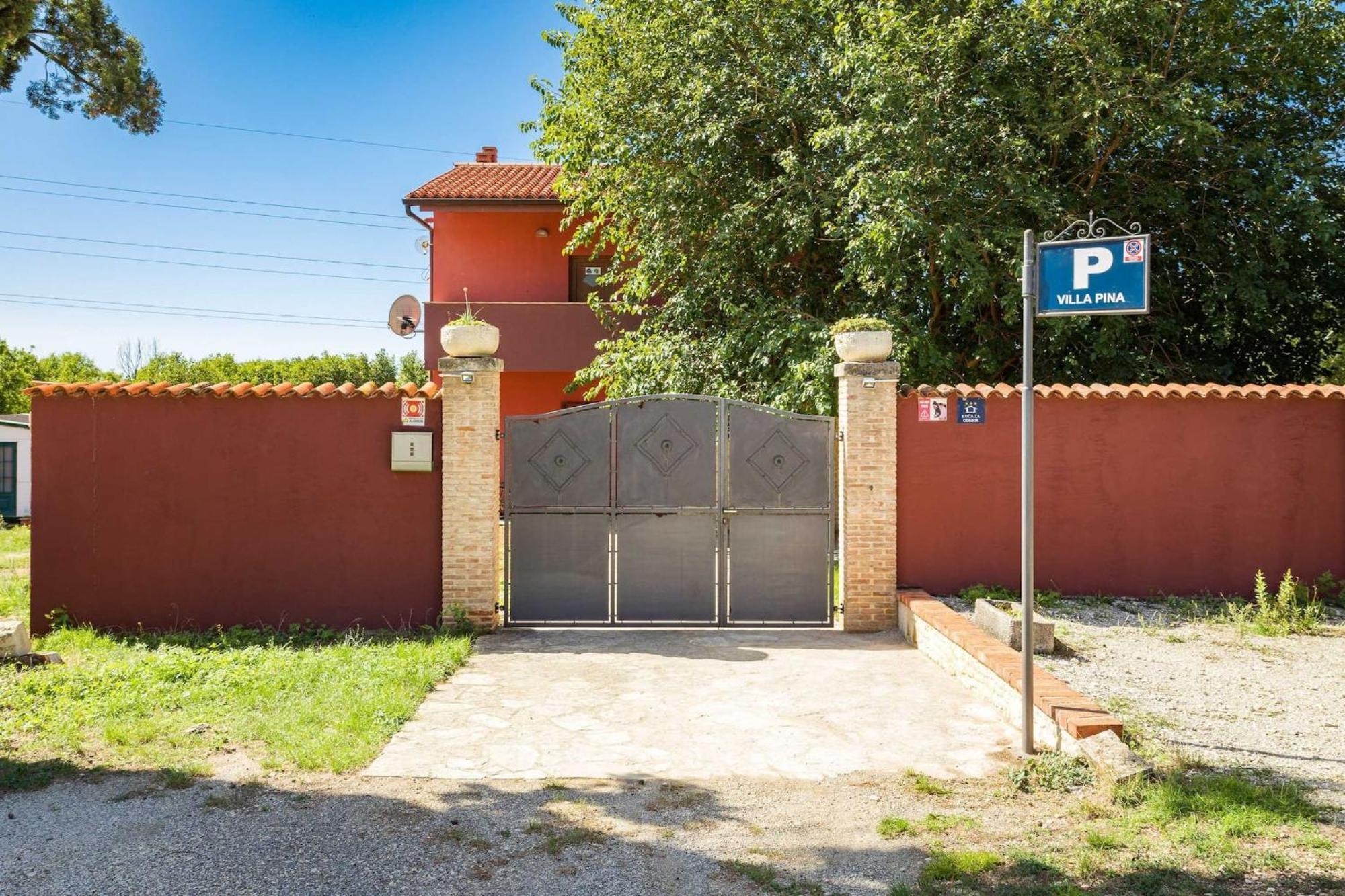 Holiday Home Pina Pula Exterior photo